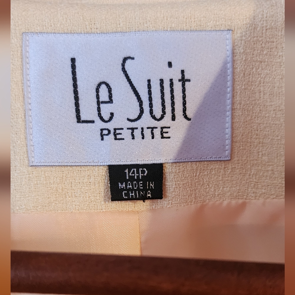 Le Suit Yellow Blazer and Skirt Set‎ Sz 8p NWT - Picture 9 of 13